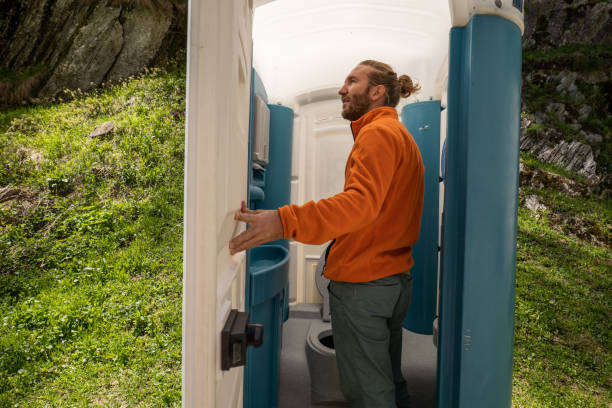 Best Porta potty delivery and setup  in Chesaning, MI